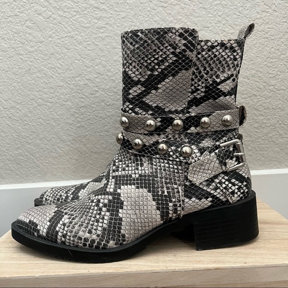 Catherine's Cathie Gray Snake Print Ankle Biker Moto Boot 6.5 - Picture 3 of 5